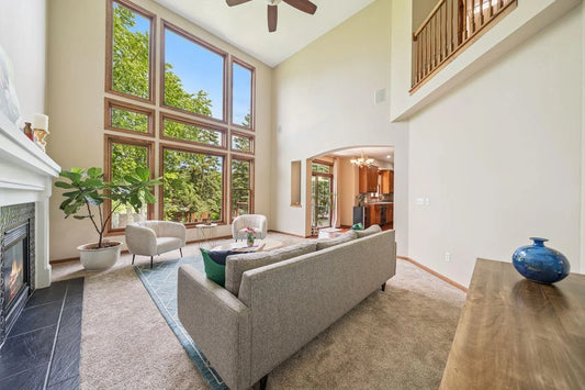 4628 Pinetree Curve, Eagan, MN 55122