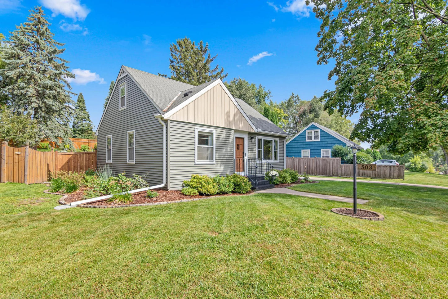 503 Glenwood Avenue, Roseville, MN 55113