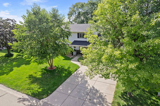 4363 Bramblewood Avenue, Vadnais Heights, MN 55127