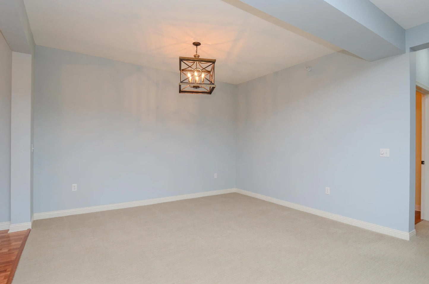 5225 Grandview Square, Edina, MN 55436
