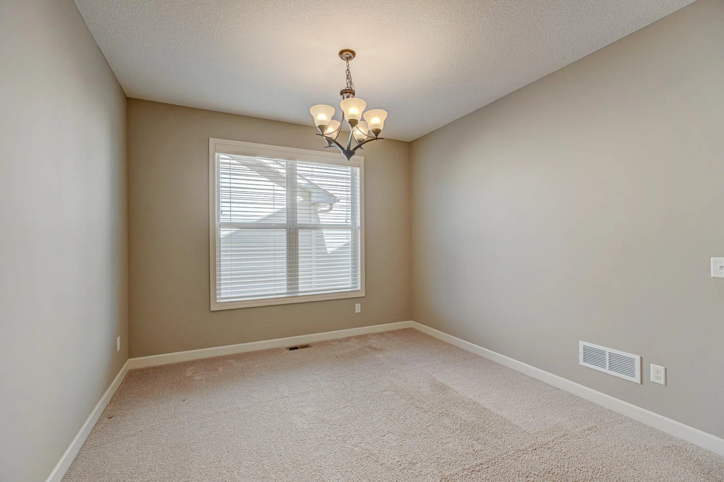 4764 Ashton Curve, Woodbury, MN 55129