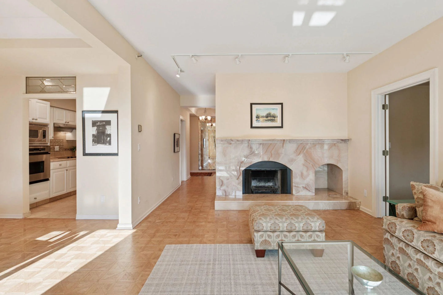 1235 Yale Place, Minneapolis, MN 55403