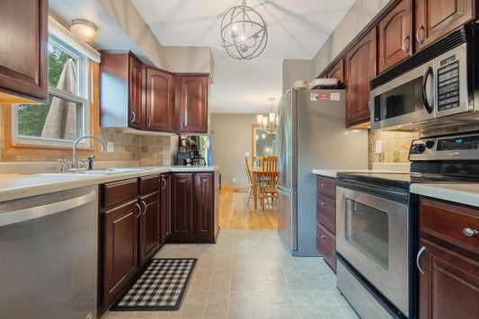 521 Unique Drive, Burnsville, MN 55337