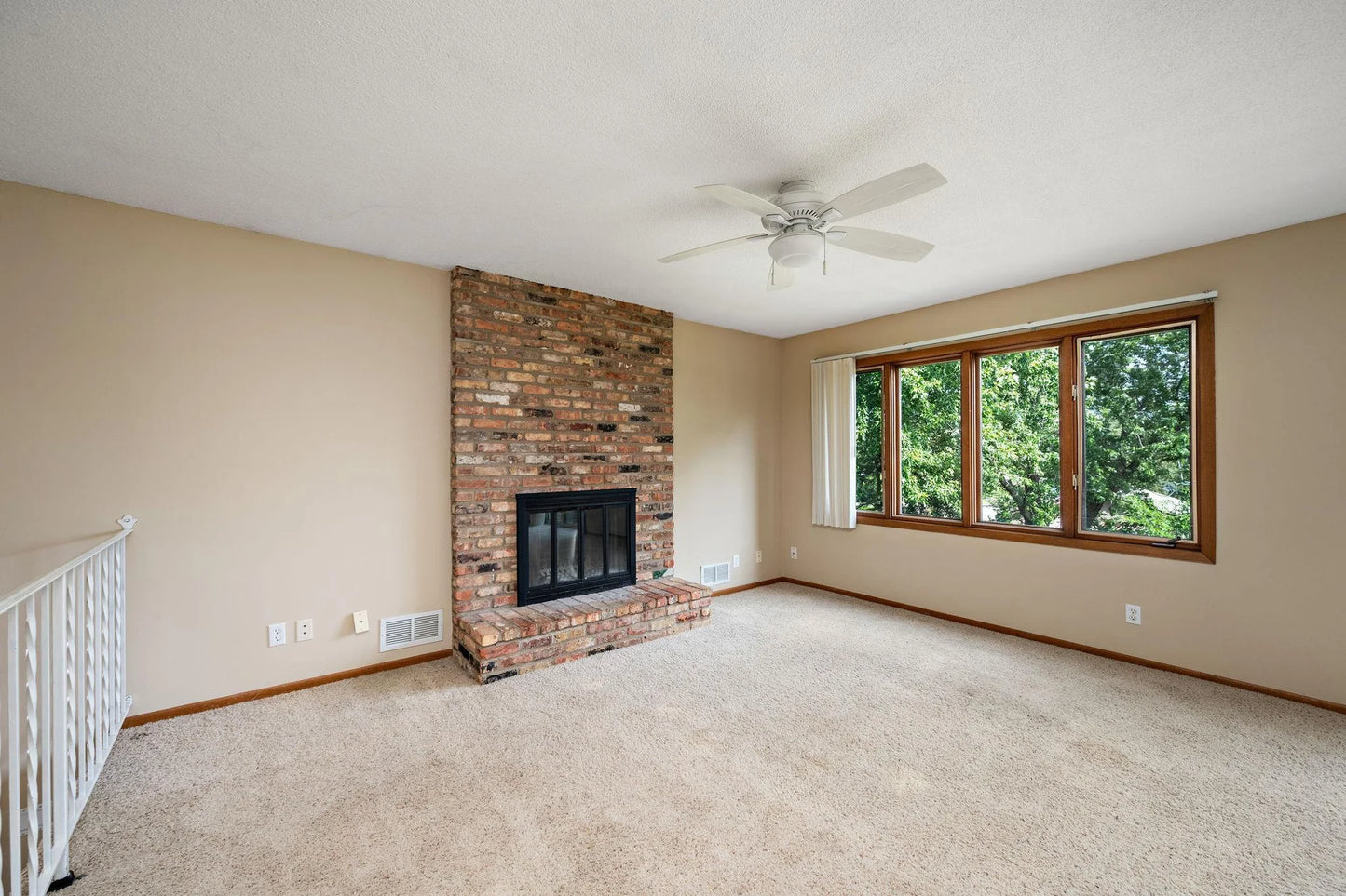10372 Balsam Lane, Eden Prairie, MN 55347