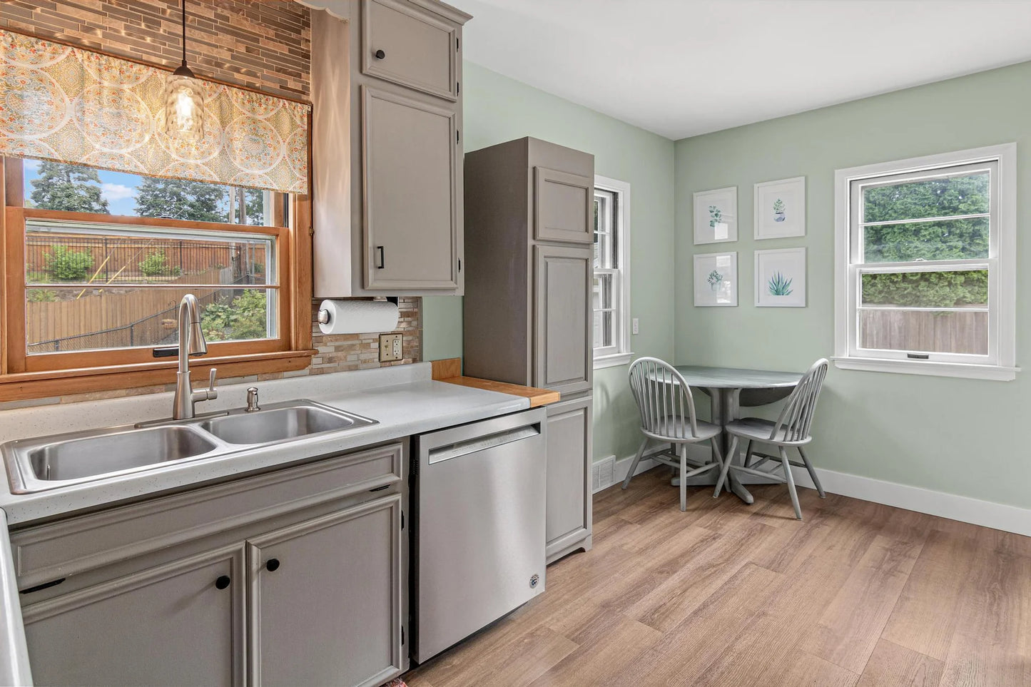 503 Glenwood Avenue, Roseville, MN 55113