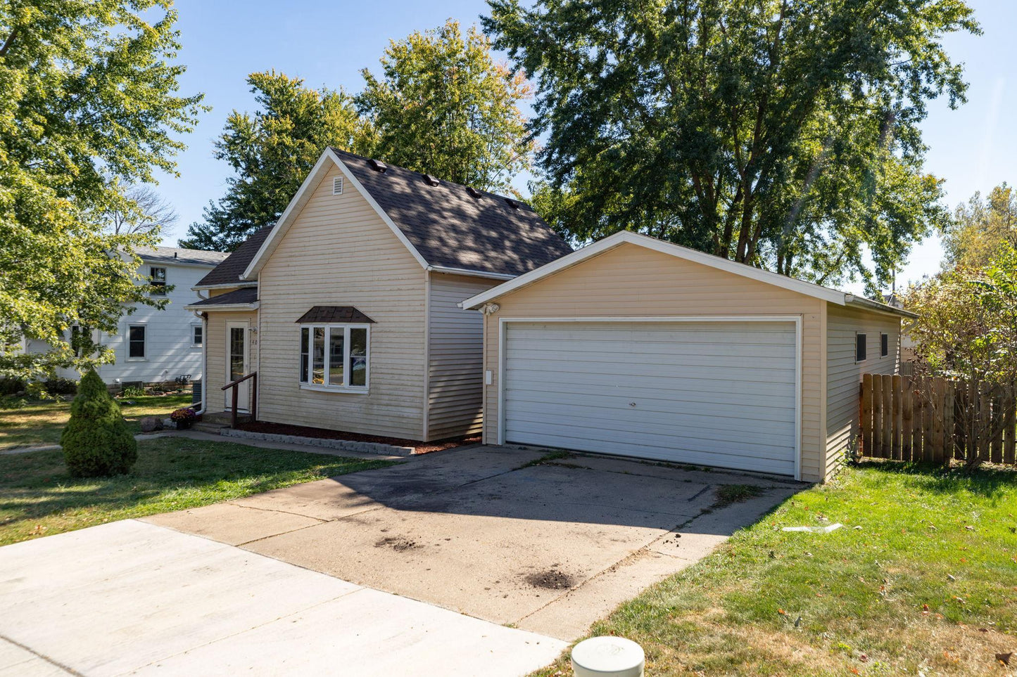 405 4th Street, Pine Island, MN 55963