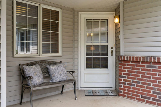 502 Deer Ridge Lane, Maplewood, MN 55119