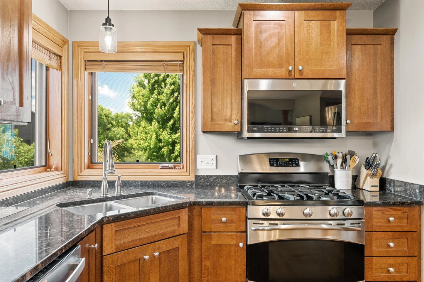 5265 Fenson Court, Hugo, MN 55038