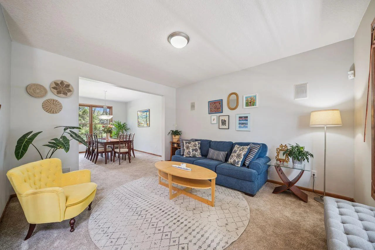 4628 Pinetree Curve, Eagan, MN 55122
