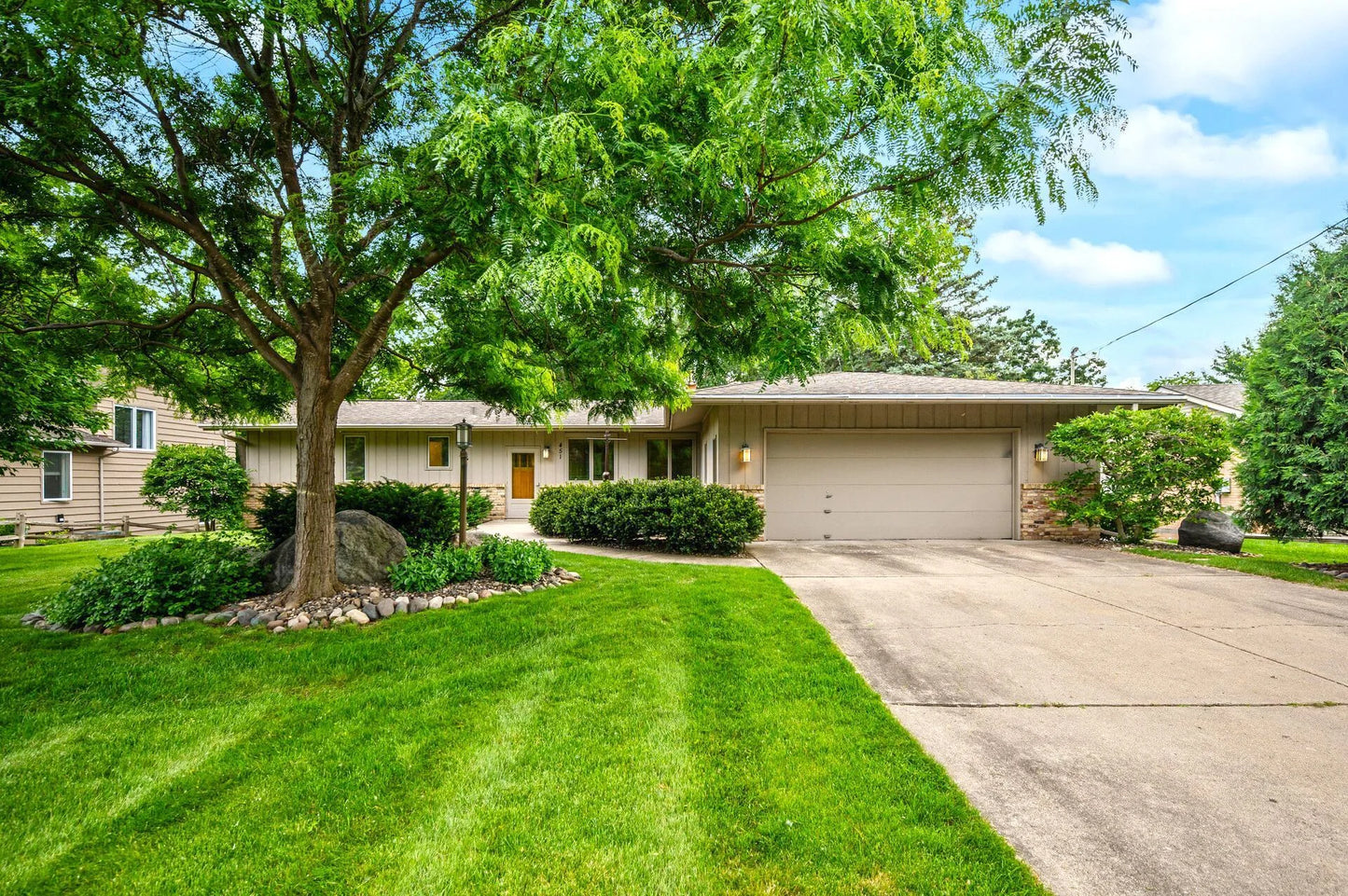 451 Reflection Road, Apple Valley, MN 55124