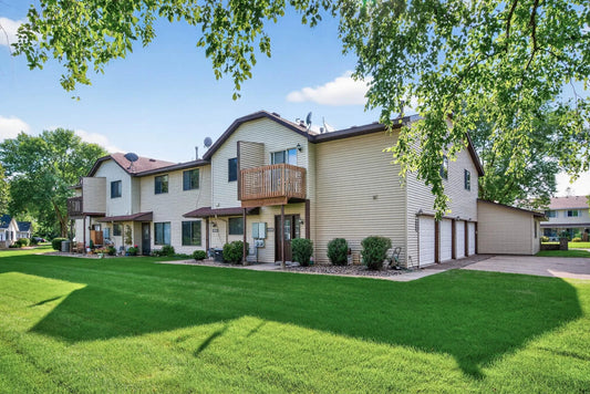 4284 Parkview Court, Vadnais Heights, MN 55127