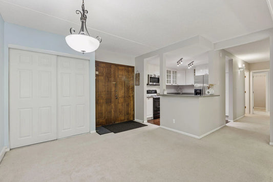 6650 Vernon Avenue, Edina, MN 55436