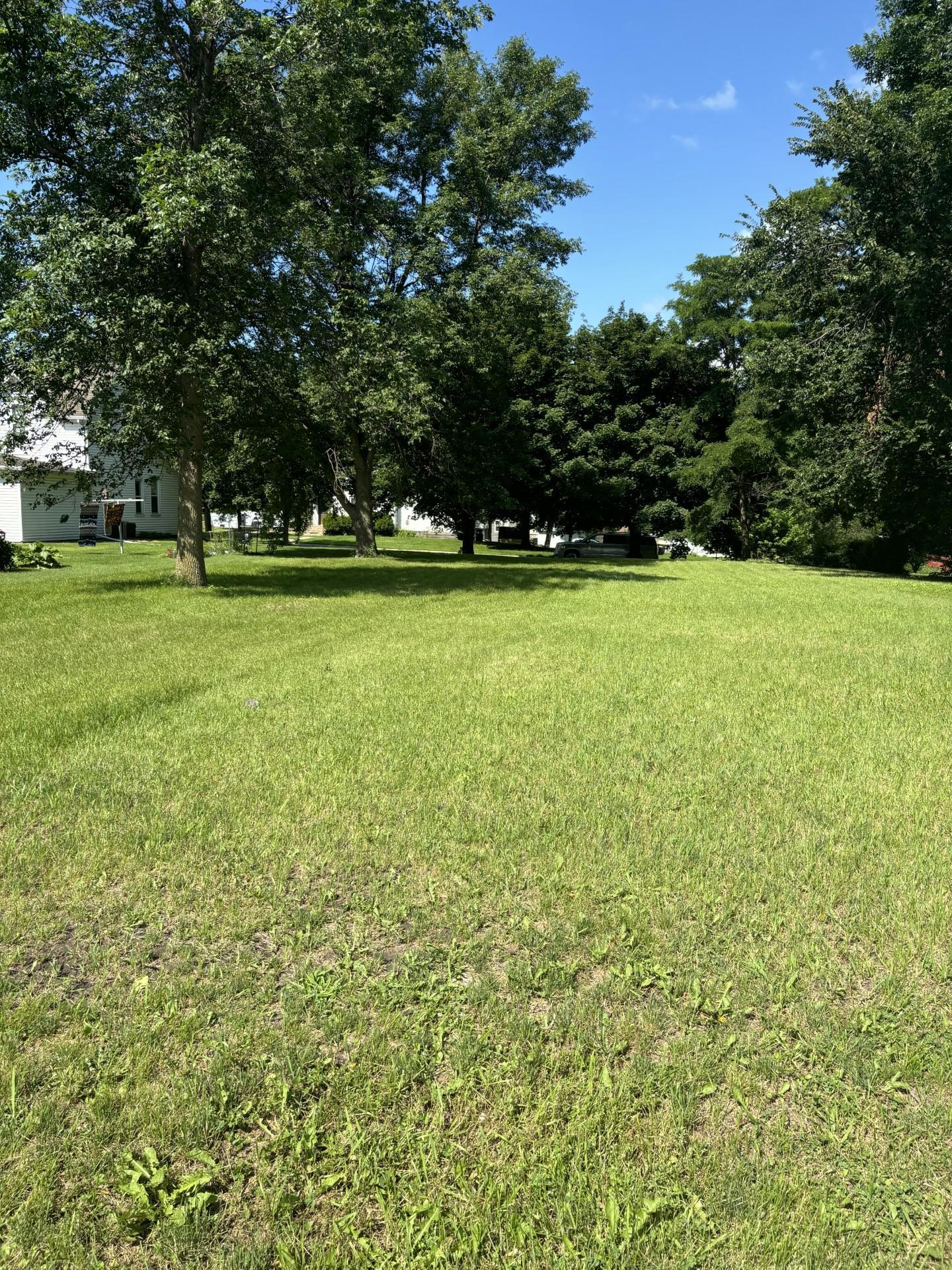 000 Second St , Fairfax, MN 55332