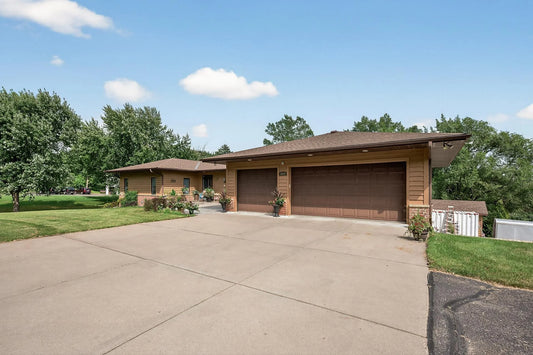 6090 Babcock Trail, Inver Grove Heights, MN 55077