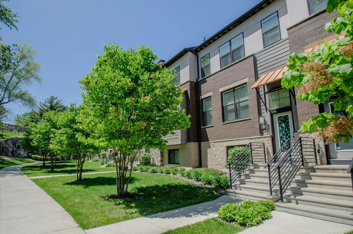 4016 River Valley Way, Eagan, MN 55122
