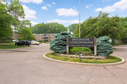 4370 Brookside Court, Edina, MN 55436