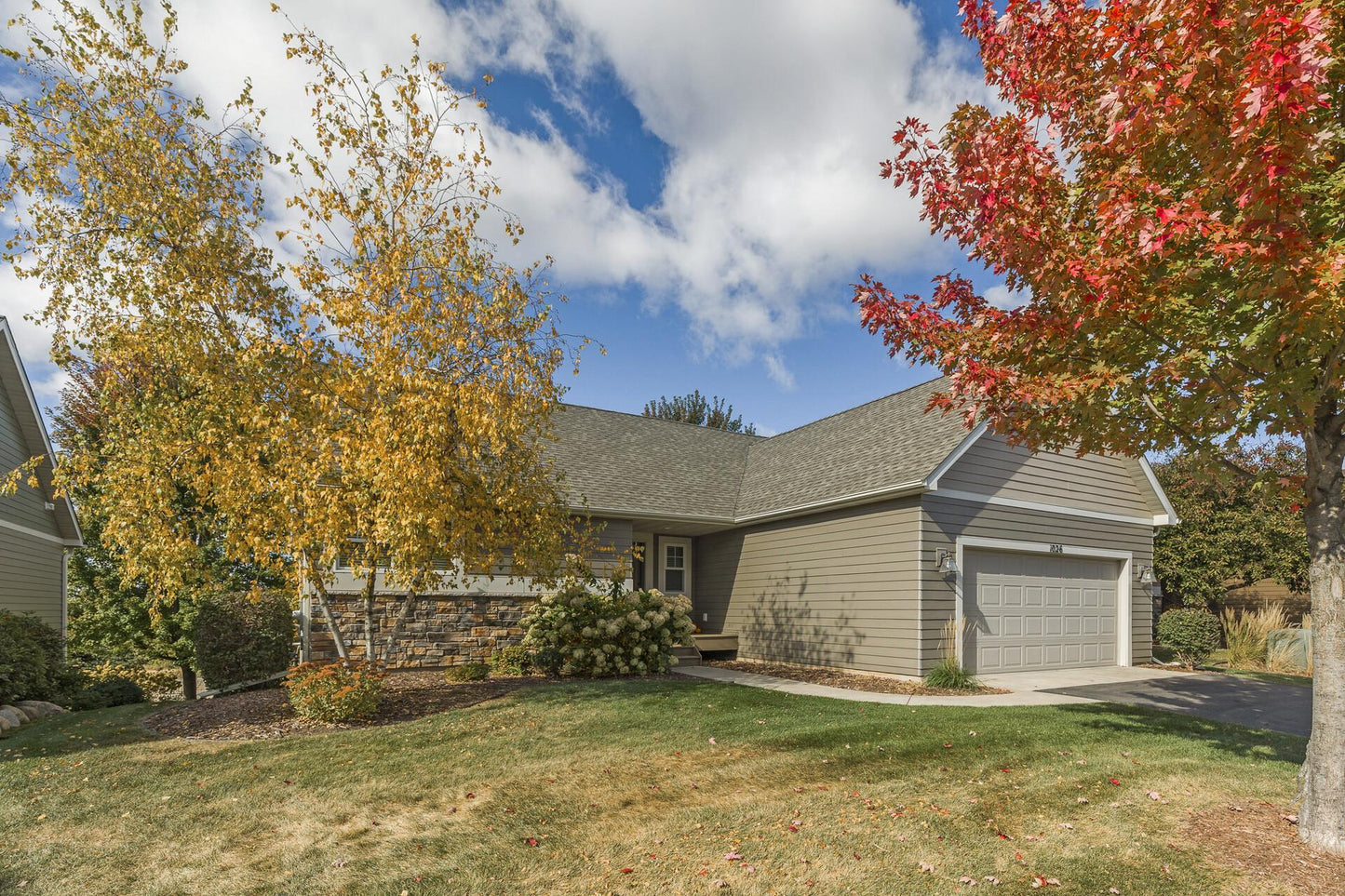 1026 Wyncrest Court, Woodbury, MN 55129