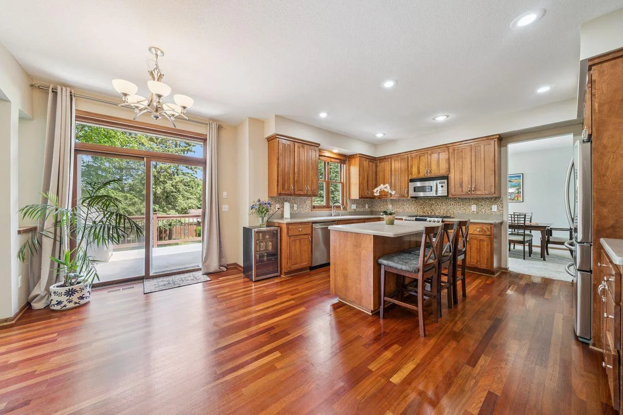 4628 Pinetree Curve, Eagan, MN 55122