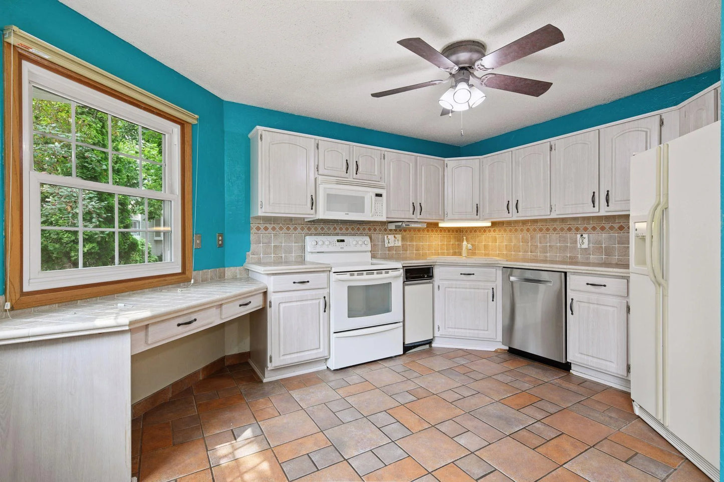 10246 Lee Drive, Eden Prairie, MN 55347