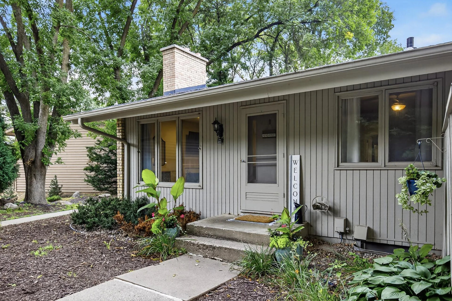 44 Walden Street, Burnsville, MN 55337