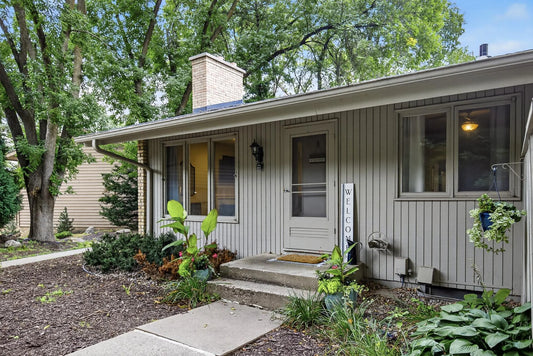 44 Walden Street, Burnsville, MN 55337