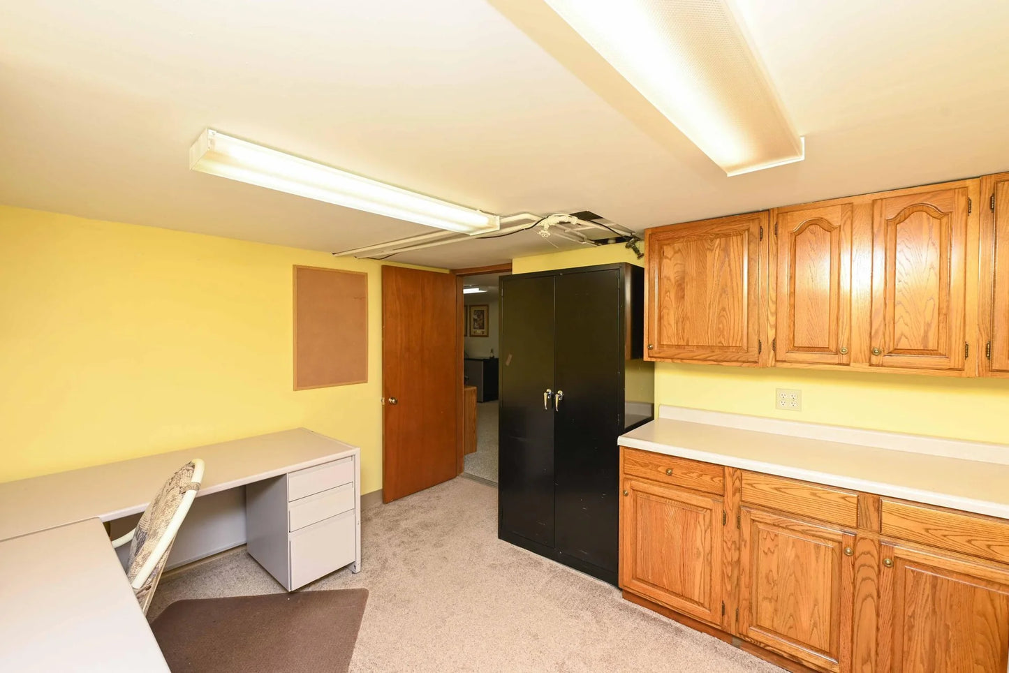4760 Vine Hill Road, Deephaven, MN 55331