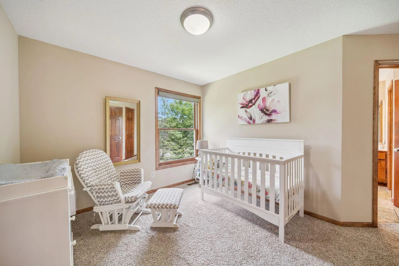 4628 Pinetree Curve, Eagan, MN 55122