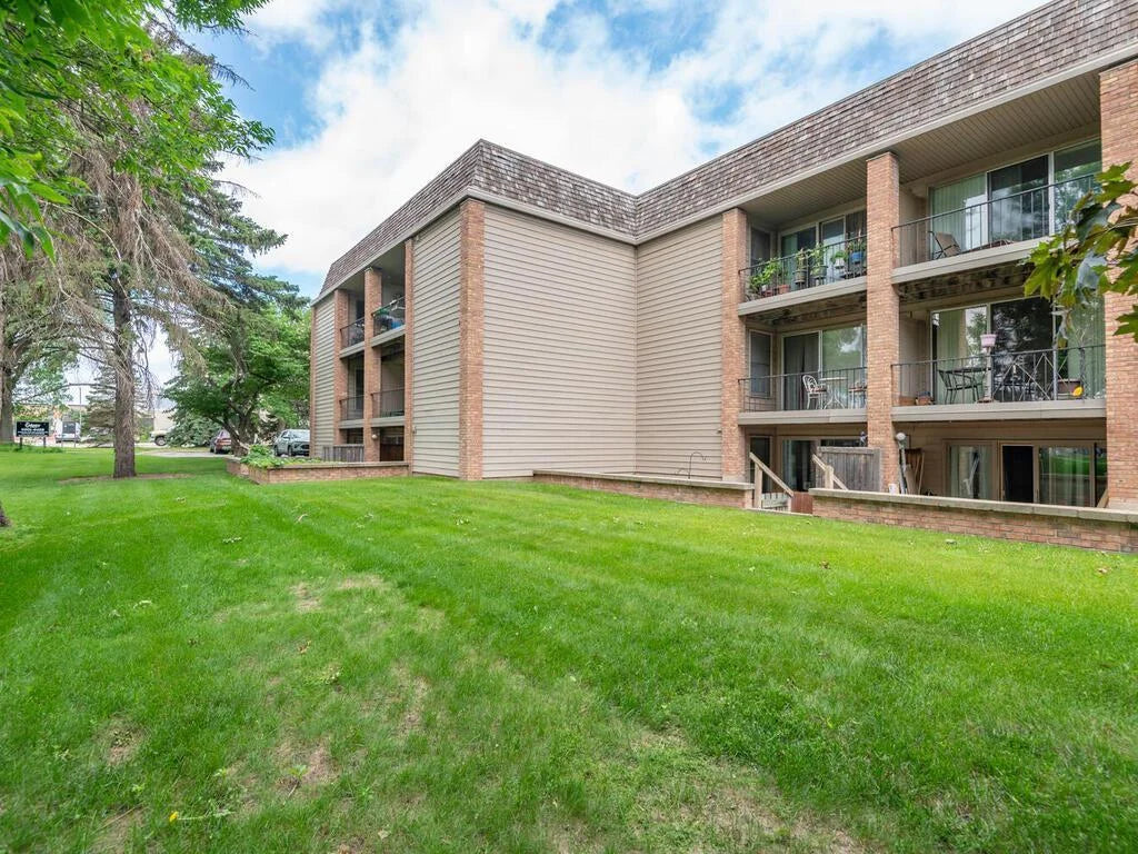 6423 Colony Way, Edina, MN 55435