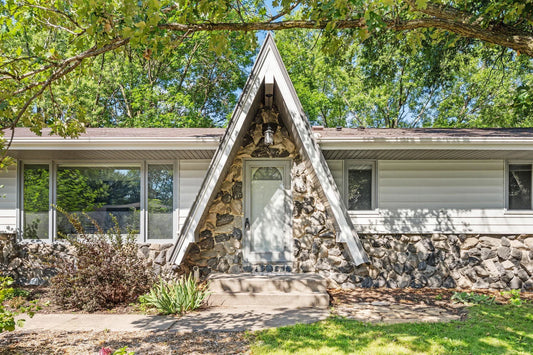 5237 Sunnyside Road, Mounds View, MN 55112