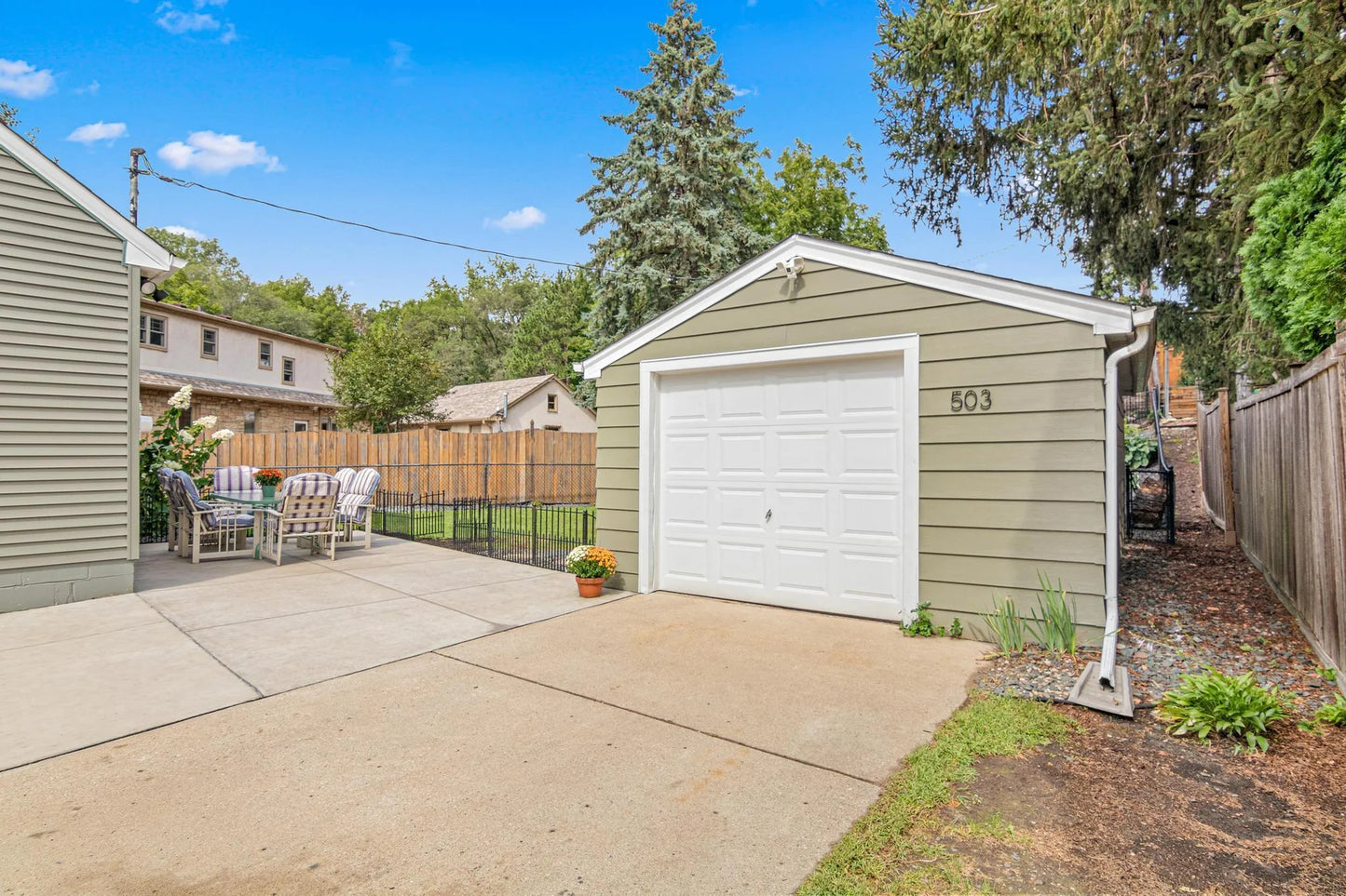 503 Glenwood Avenue, Roseville, MN 55113