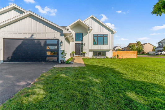 5200 Kalenda Court, Albertville, MN 55301
