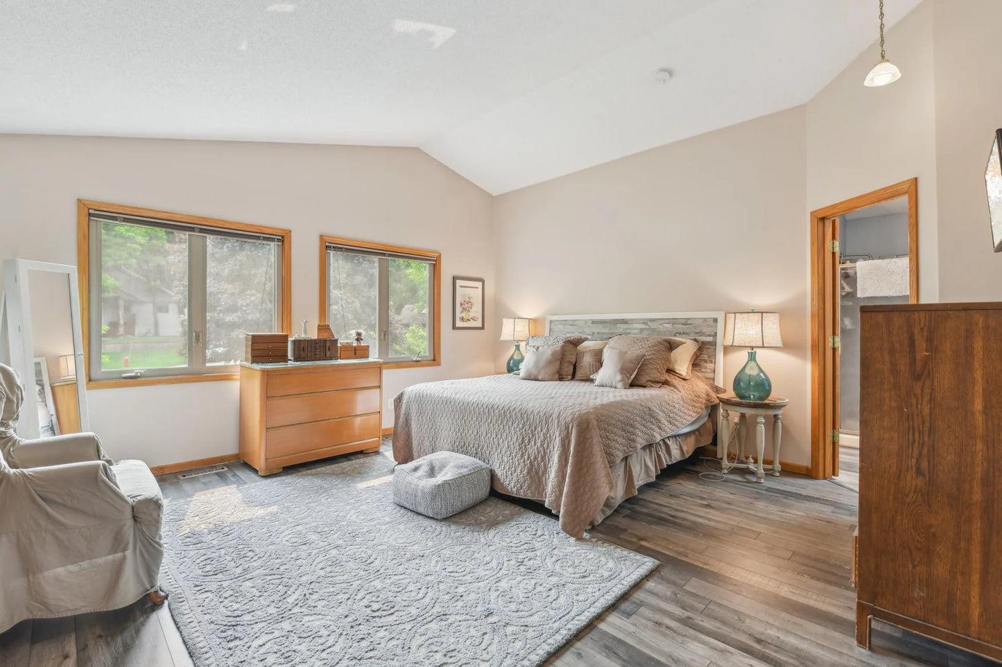 4731 Walden Drive, Eagan, MN 55122