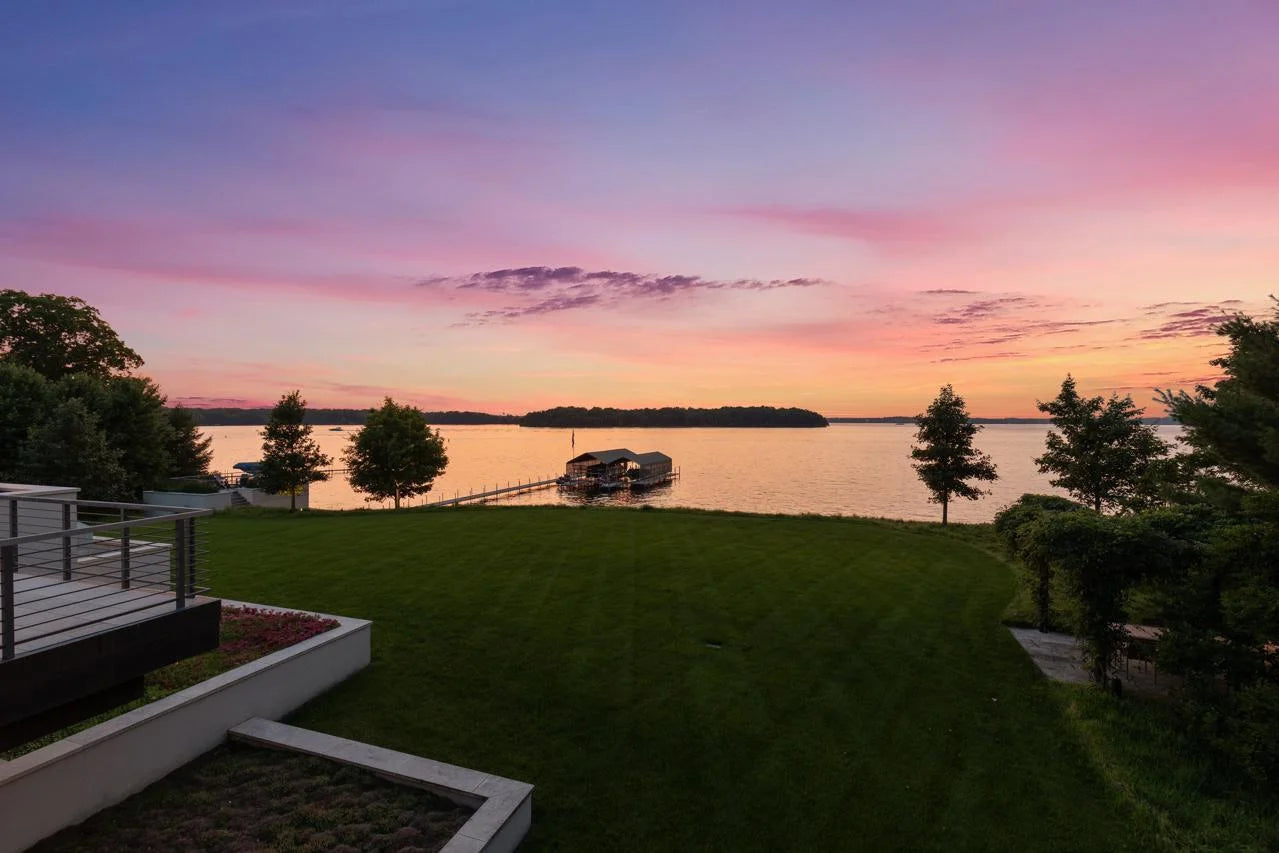 20670 Linwood Road, Deephaven, MN 55331