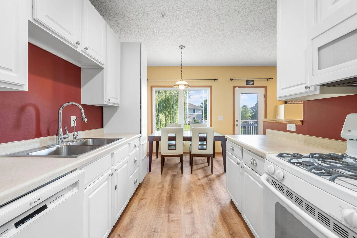 5048 Yuma Lane, Plymouth, MN 55446