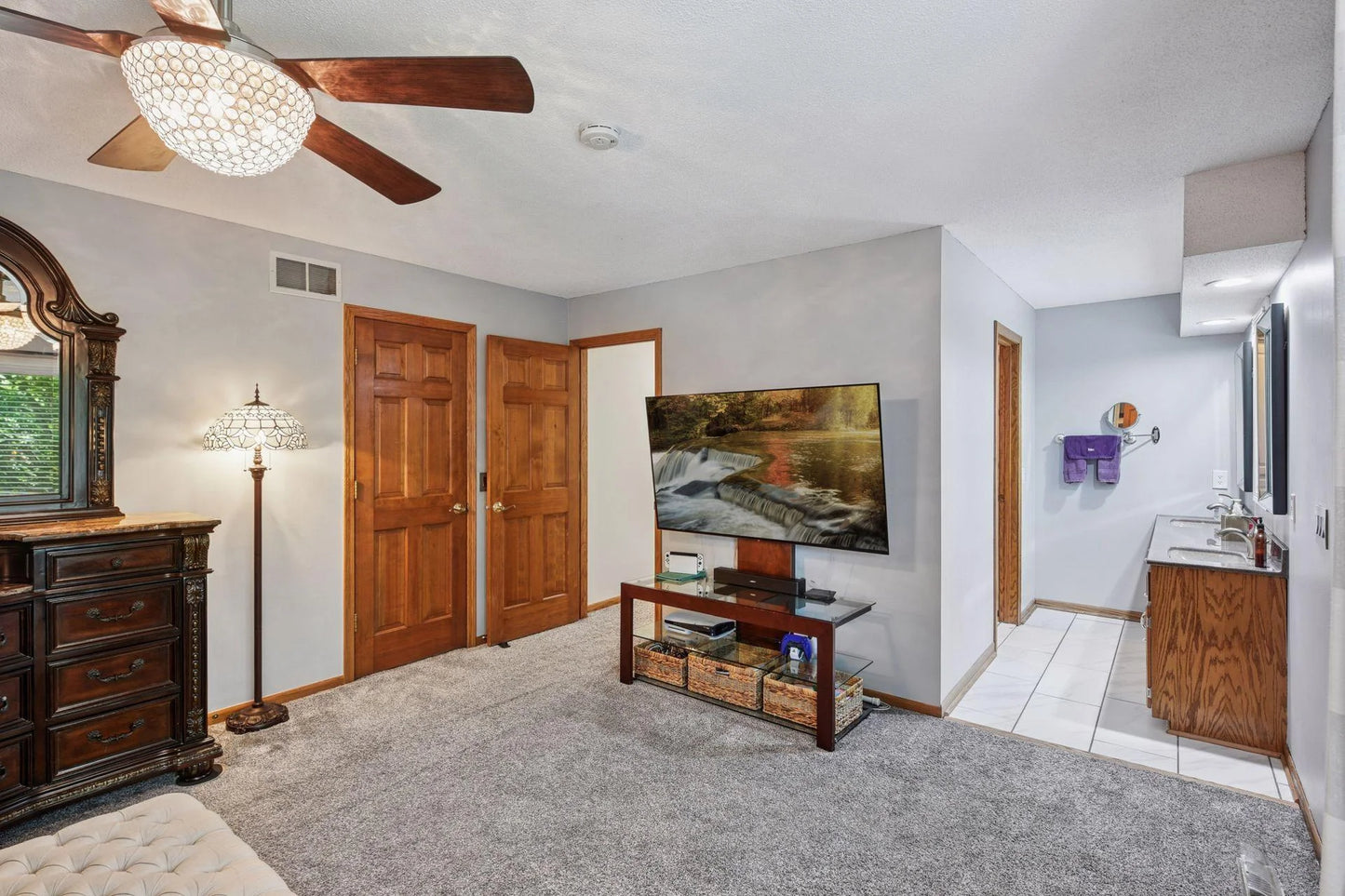 475 Oakhill Road, Chaska, MN 55318