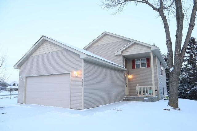 1002 Pleasant View Court, Isanti, MN 55040