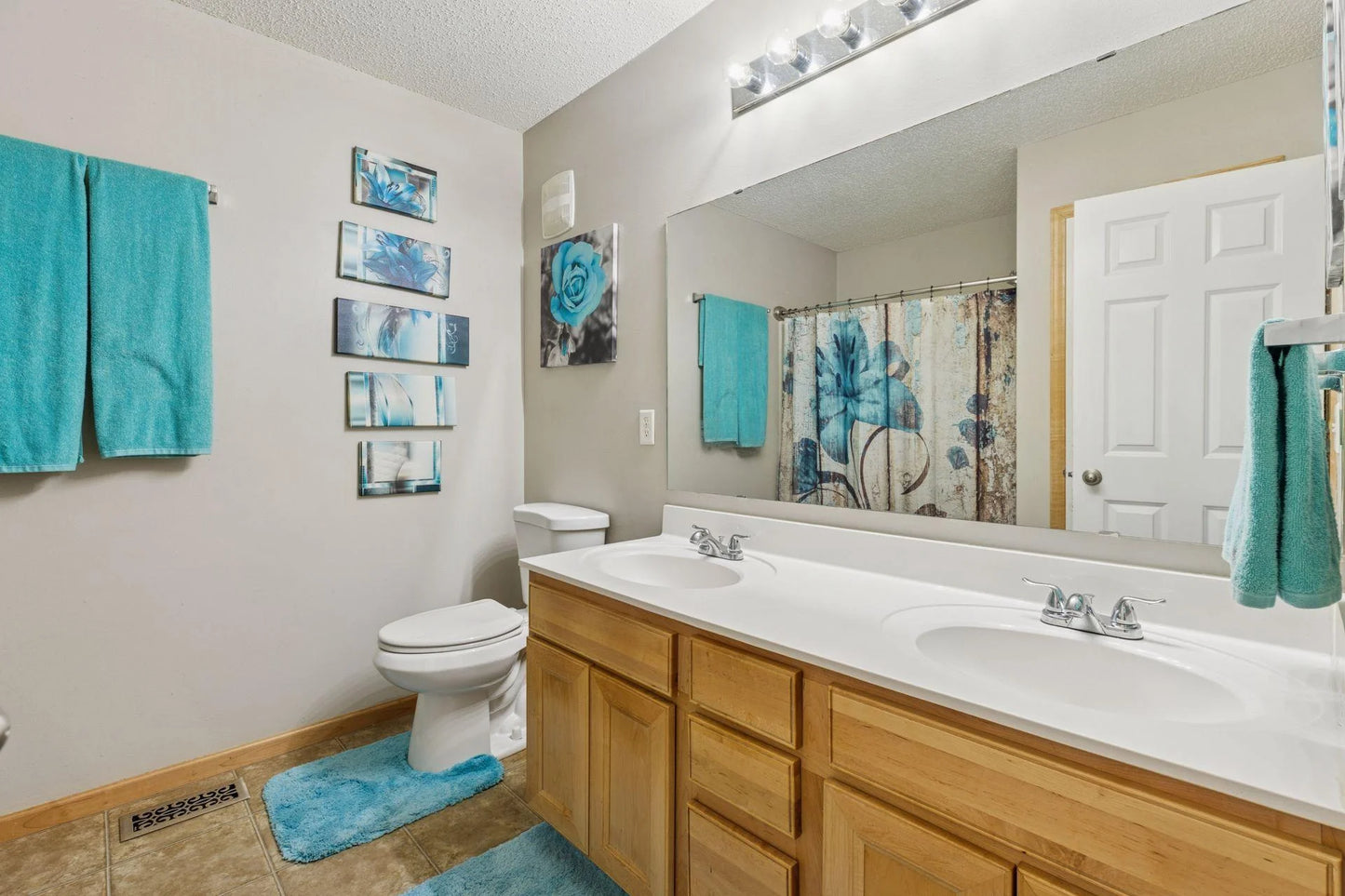 5124 Scott Path, Robbinsdale, MN 55422
