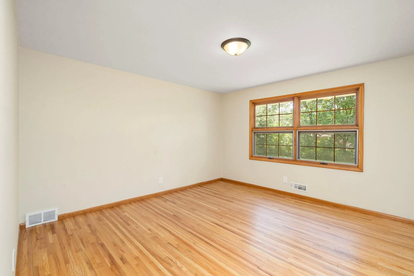 10212 Xerxes Avenue, Bloomington, MN 55431