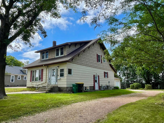 121 West Street, Sanborn, MN 56083