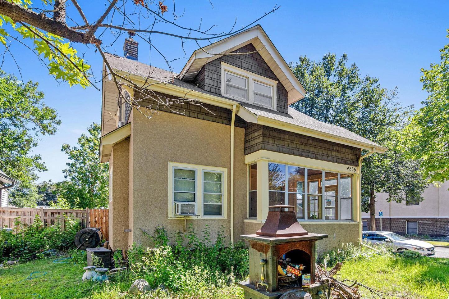 4255 1st Avenue, Minneapolis, MN 55409
