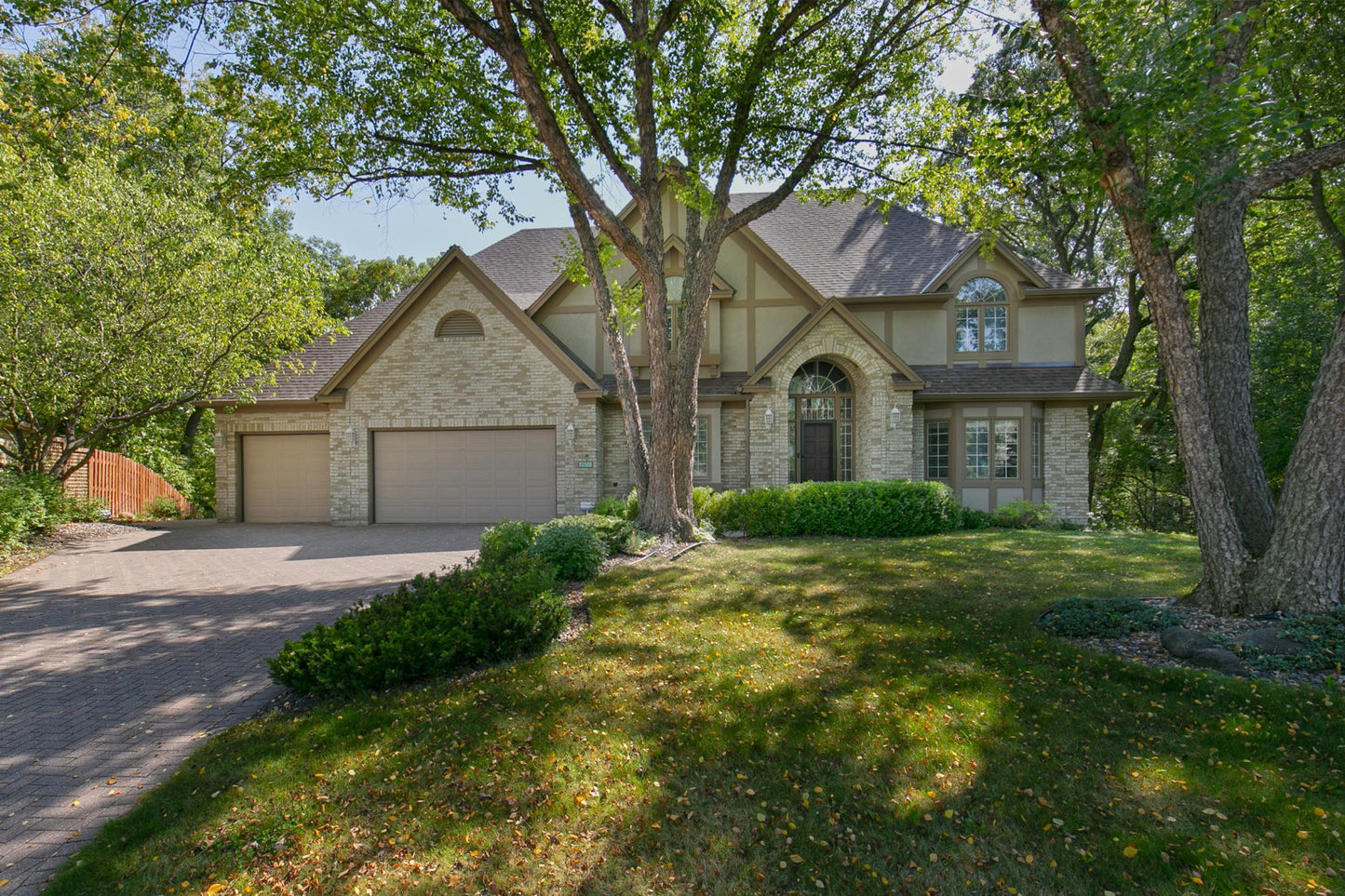 10979 Chapman Point, Eden Prairie, MN 55347