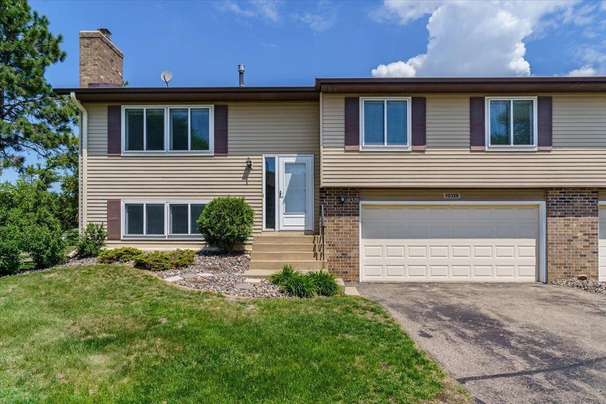 10326 Balsam Lane, Eden Prairie, MN 55347