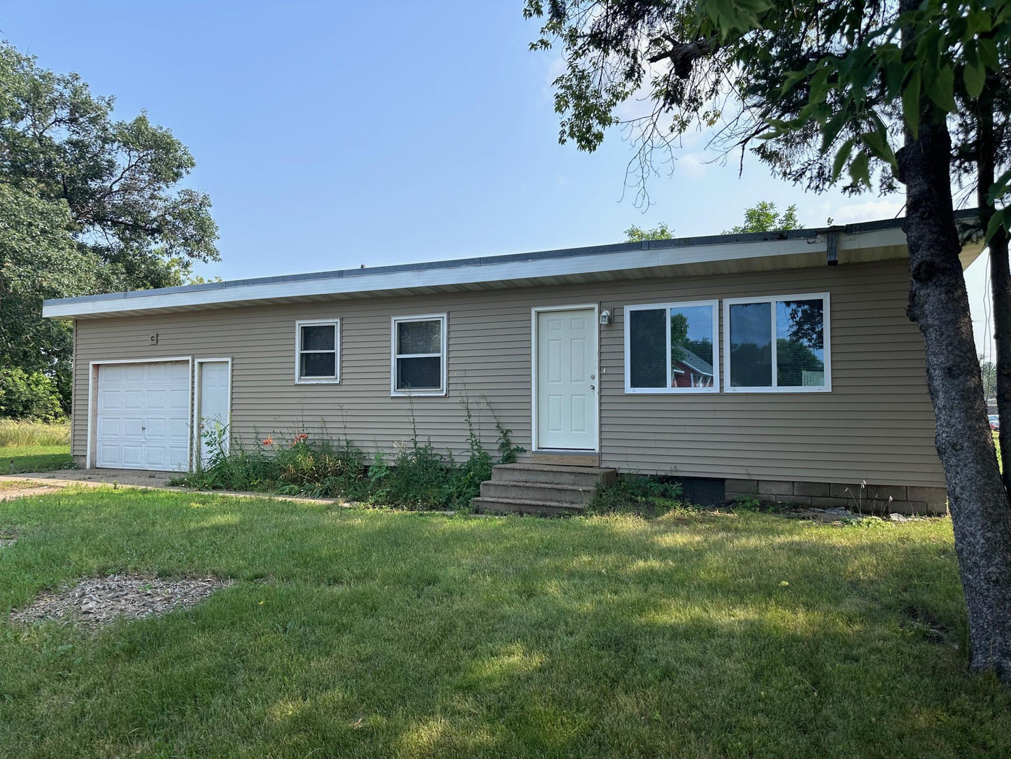 1200 3rd Avenue, Little Falls, MN 56345