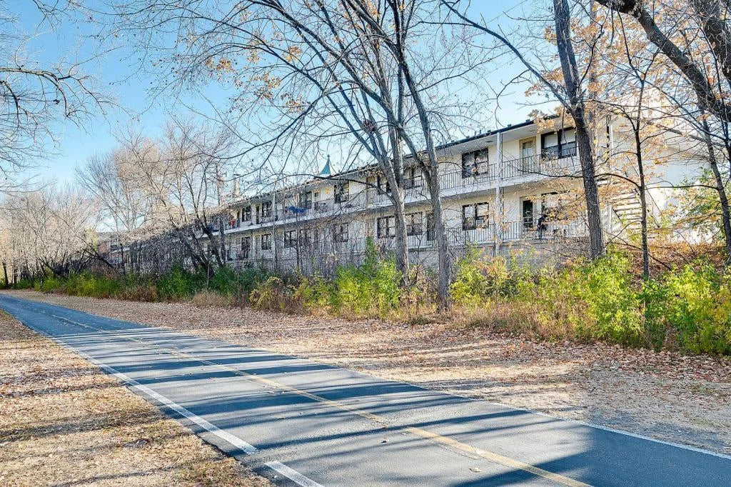8400 Minnetonka Boulevard, Saint Louis Park, MN 55426