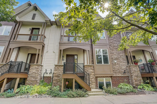 48 125th Street, Burnsville, MN 55337