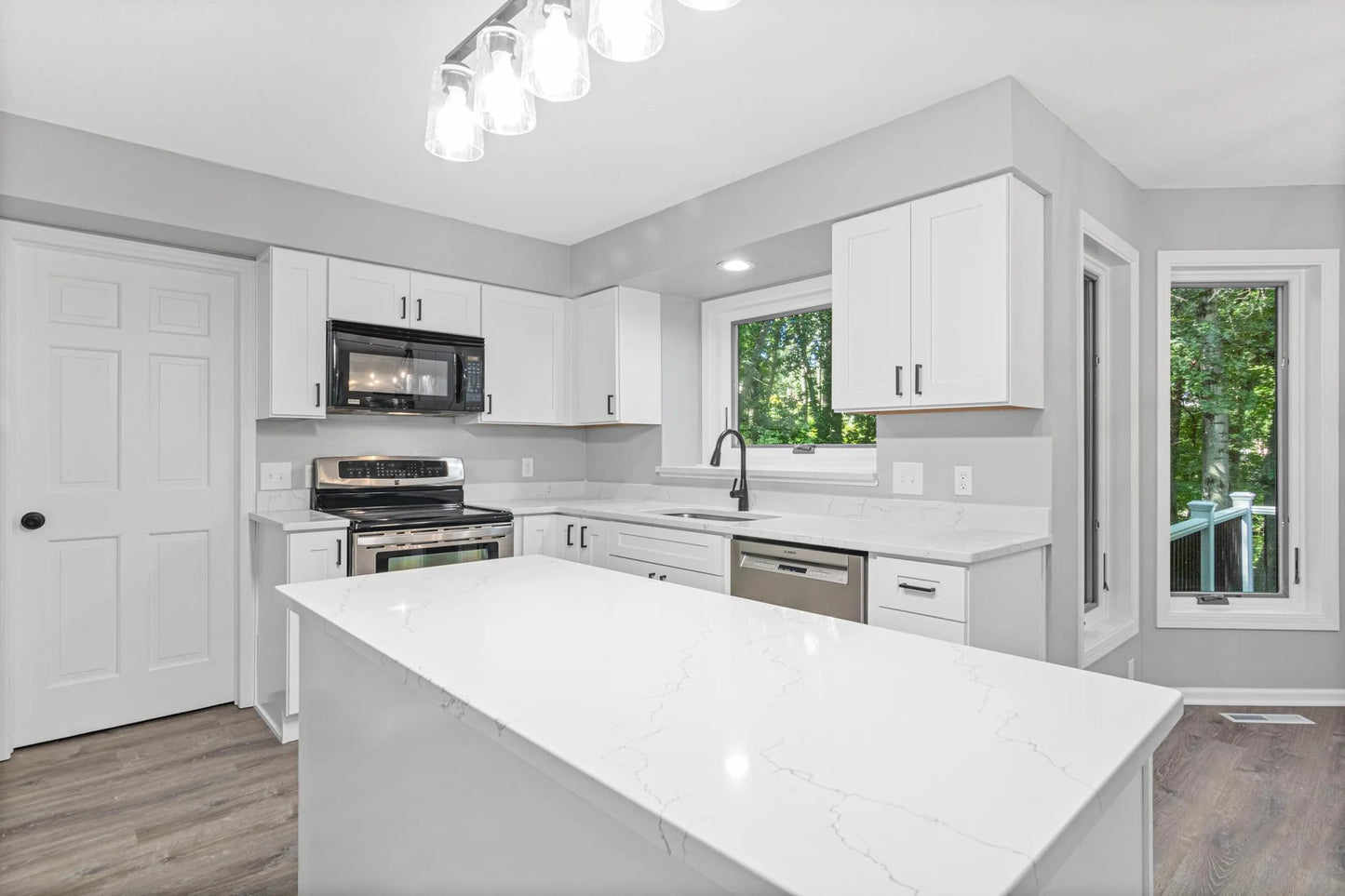 515 Marnie Street, Maplewood, MN 55119