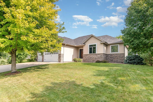 605 Heritage Trail, New Prague, MN 56071