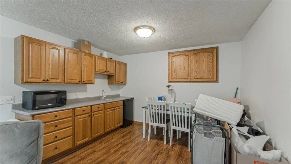 539 Deer Ridge Lane, Maplewood, MN 55119