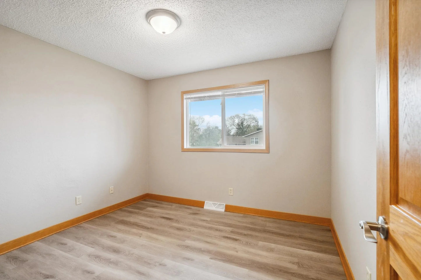 1100 Honeysuckle Lane, Hastings, MN 55033