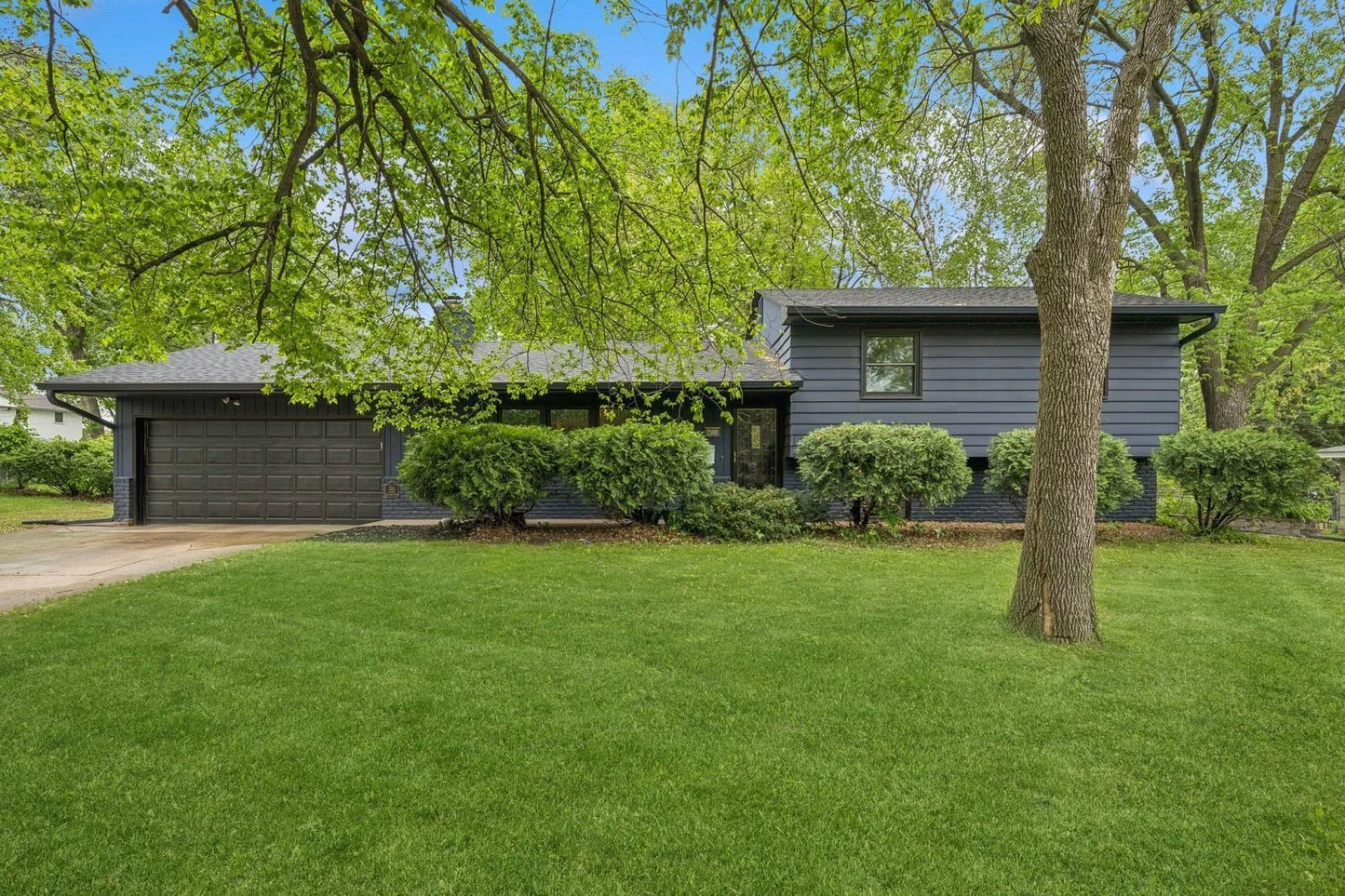 2500 Ensign Avenue, Golden Valley, MN 55427